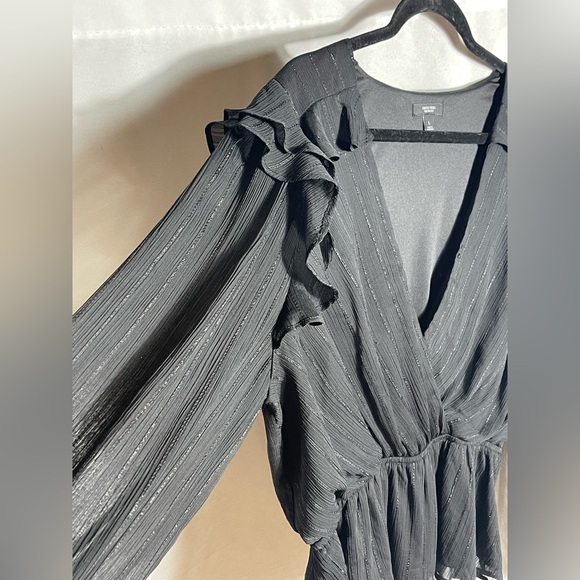 Simply Vera Vera Wang Black Sheer Metallic Stripe Ruffle Blouse Size L - Picture 6 of 7